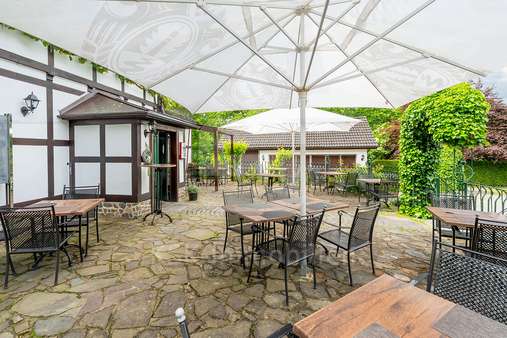Außenansicht - Wohn- / Geschäftshaus in 51580 Reichshof mit 183m² kaufen