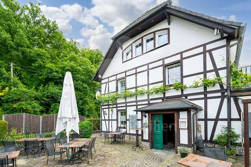 Außenansicht - Wohn- / Geschäftshaus in 51580 Reichshof mit 183m² kaufen