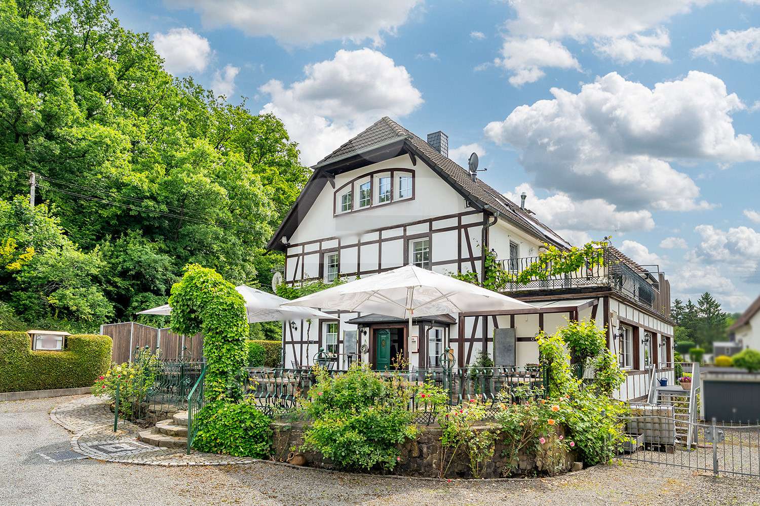 Außenansicht - Wohn- / Geschäftshaus in 51580 Reichshof mit 183m² kaufen