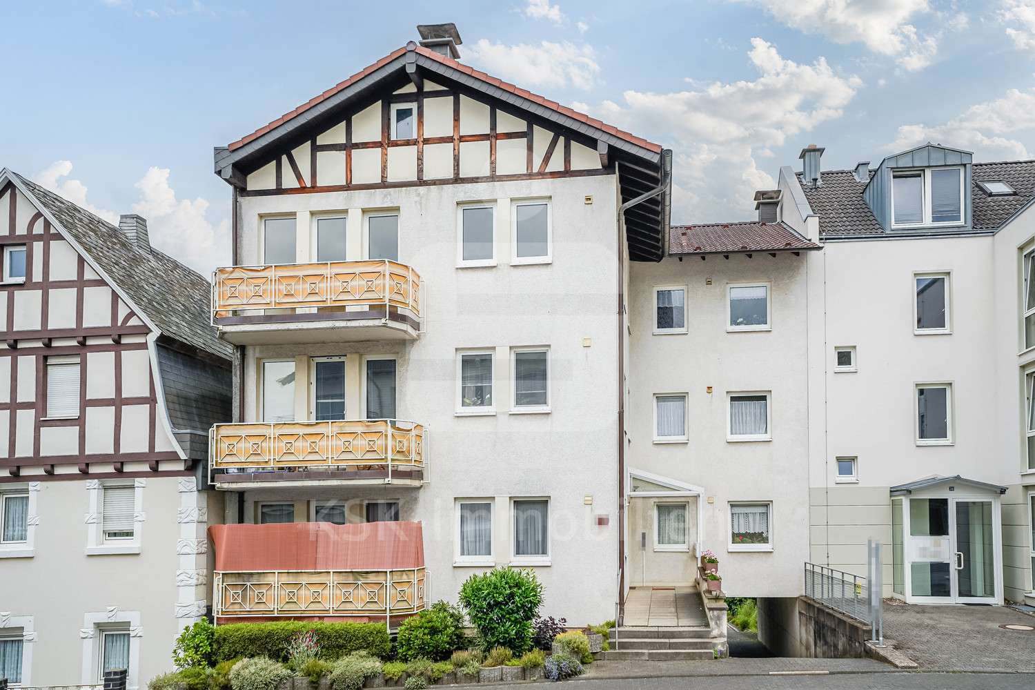 Vorderansicht Vorderansicht - Mehrfamilienhaus in 53639 Königswinter mit 407m² kaufen
