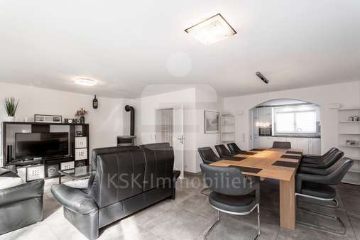 Wohn- und Esszimmer Wohn- und Esszimmer - Doppelhaushälfte in 50170 Kerpen mit 157m² kaufen