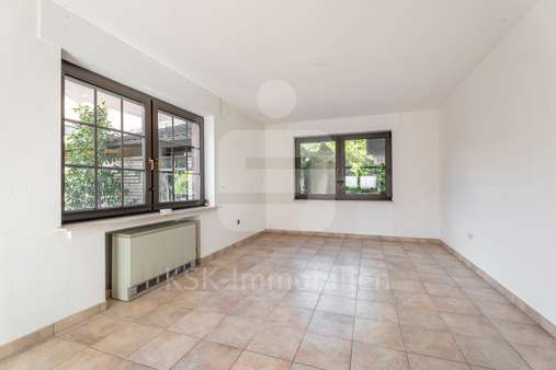 Wohn- und Esszimmer  - Einfamilienhaus in 50126 Bergheim mit 99m² kaufen