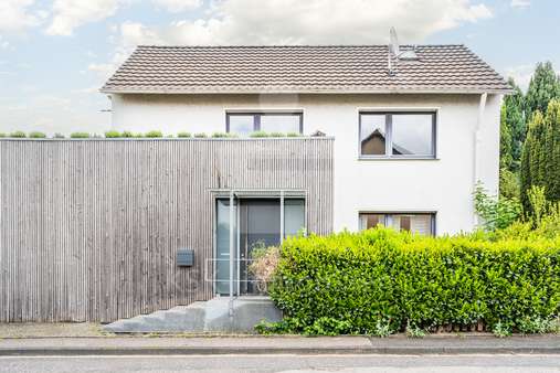 Außenaufnahme Außenaufnahme - Zweifamilienhaus in 50129 Bergheim mit 225m² kaufen