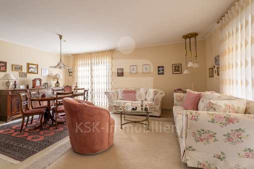 Wohn- und Esszimmer  - Etagenwohnung in 53359 Rheinbach mit 135m² kaufen