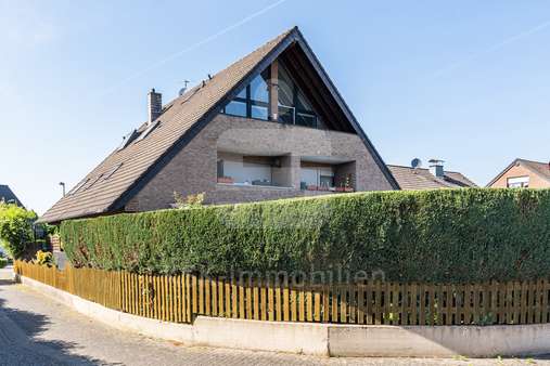 Außenaufnahme Außenaufnahme - Dachgeschosswohnung in 50189 Elsdorf mit 63m² kaufen