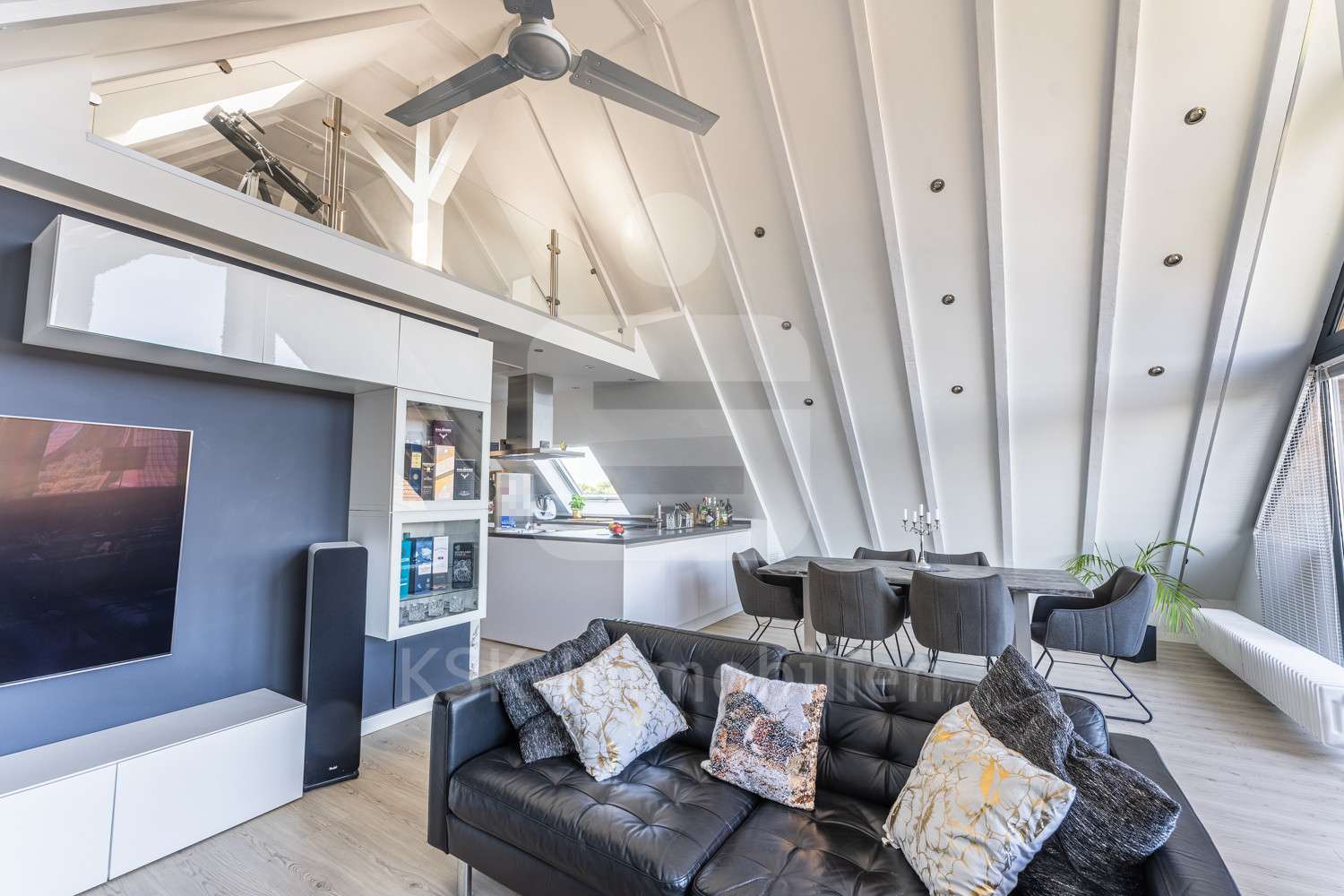 Erdgeschoss Wohnzimmer Erdgeschoss Wohnzimmer - Dachgeschosswohnung in 50189 Elsdorf mit 63m² kaufen
