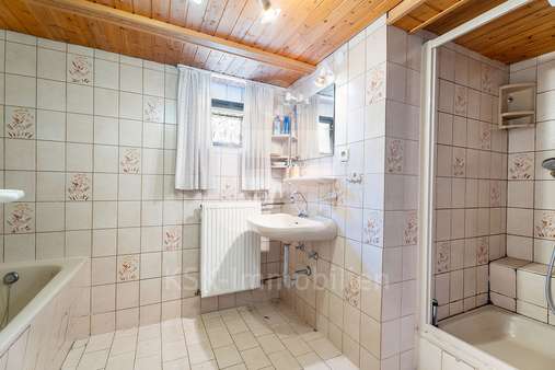 Badezimmer Keller - Doppelhaushälfte in 51429 Bergisch Gladbach / Lückerath mit 60m² kaufen