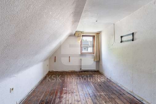 Schlafzimmer Dachgeschoss - Doppelhaushälfte in 51429 Bergisch Gladbach / Lückerath mit 60m² kaufen