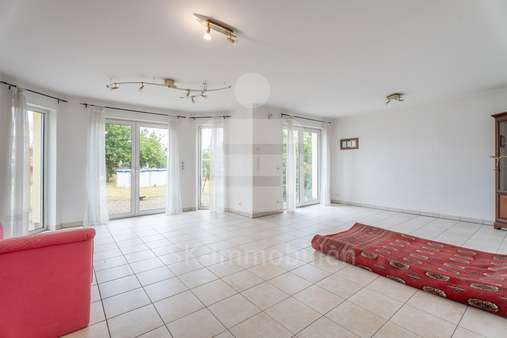 Wohn- und Esszimmer Wohn- und Esszimmer - Einfamilienhaus in 52391 Vettweiß / Disternich mit 243m² kaufen