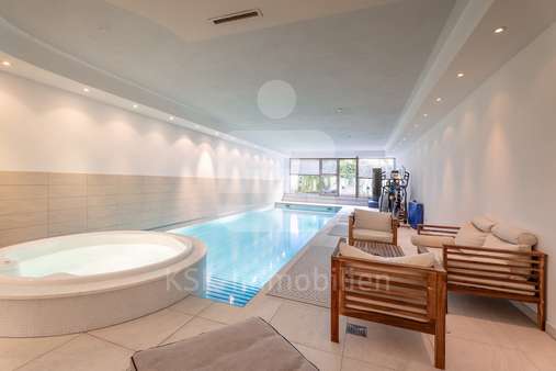 Schwimmbad  - Etagenwohnung in 50933 Köln mit 337m² kaufen