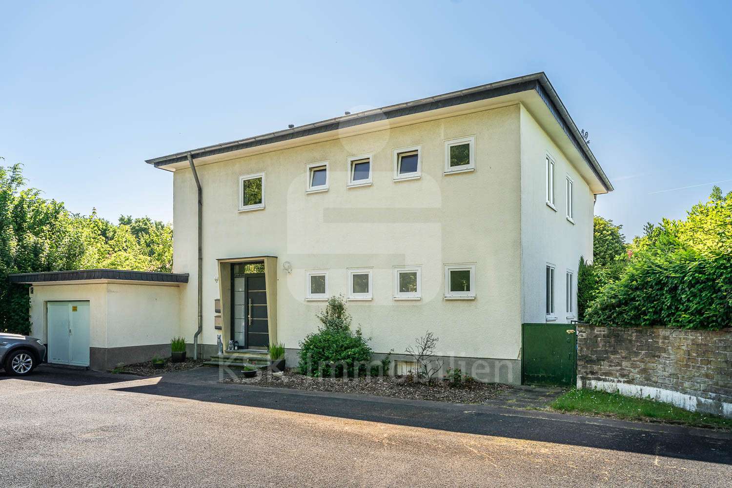 Außenansicht  - Zweifamilienhaus in 51103 Köln mit 165m² kaufen