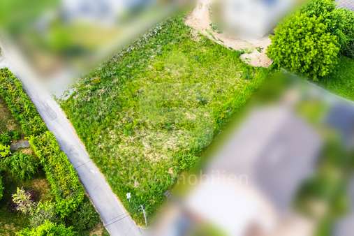 Drohnenaufnahme - Grundstück in 51545 Waldbröl mit 890m² kaufen