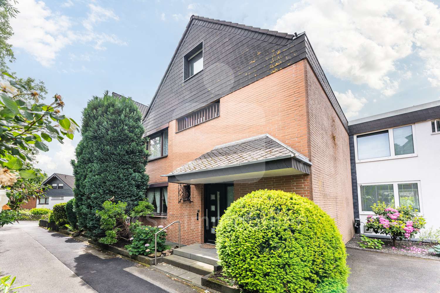 Außenaufnahme Bild 2 Außenaufnahme Bild 2 - Reihenmittelhaus in 51429 Bergisch Gladbach mit 157m² kaufen