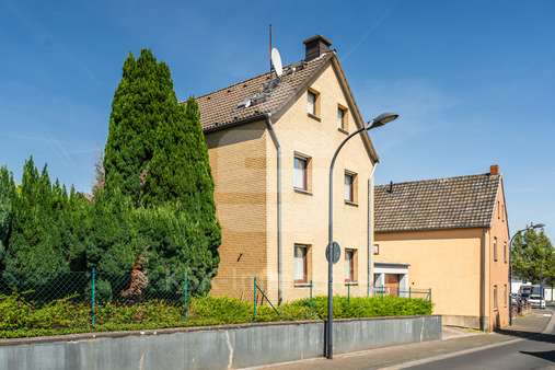 Außenaufnahme Außenaufnahme - Einfamilienhaus in 50354 Hürth / Fischenich mit 117m² kaufen
