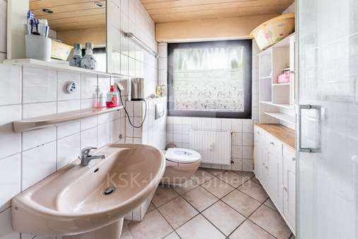 Badezimmer - Etagenwohnung in 50127 Bergheim mit 96m² kaufen