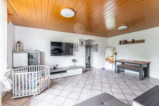 Wohnzimmer  - Etagenwohnung in 50127 Bergheim mit 96m² kaufen