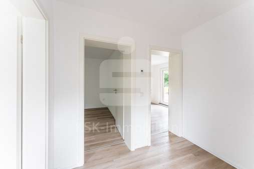 153245 Diele Erdgeschoss 153245 Diele Erdgeschoss - Zweifamilienhaus in 51503 Rösrath mit 178m² kaufen