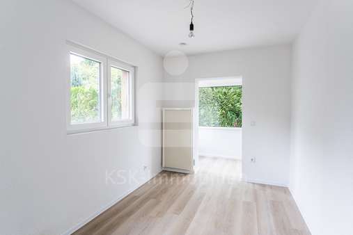 153245 Zimmer Erdgeschoss 153245 Zimmer Erdgeschoss - Zweifamilienhaus in 51503 Rösrath mit 178m² kaufen