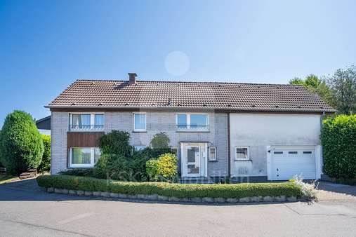 Außenansicht - Einfamilienhaus in 51519 Odenthal mit 130m² kaufen