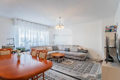 Modernisiertes Dreifamilienhaus in Troisdorf-Mitte!
