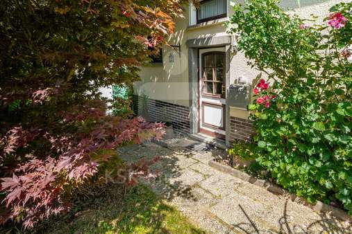 Eingangsbereich Eingangsbereich - Zweifamilienhaus in 51570 Windeck mit 97m² kaufen