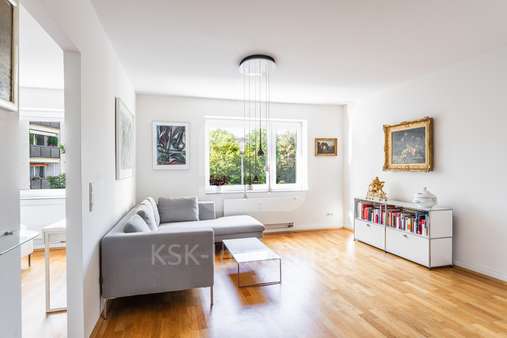 Wohnzimmer - Etagenwohnung in 50676 Köln mit 52m² kaufen