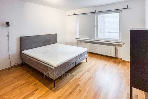 Schlafzimmer - Etagenwohnung in 50668 Köln mit 51m² kaufen
