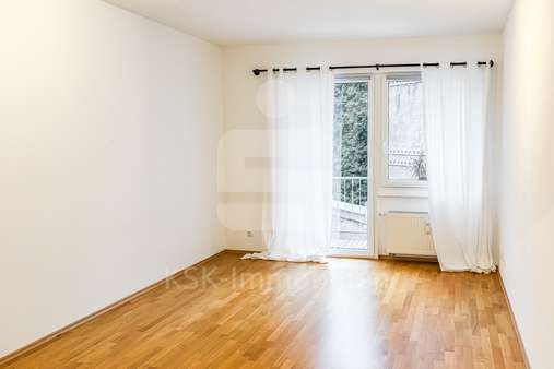 Wohnzimmer - Etagenwohnung in 50668 Köln mit 51m² kaufen