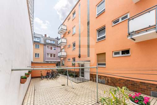 Innenhof  - Erdgeschosswohnung in 50676 Köln / Altstadt-Süd mit 50m² kaufen
