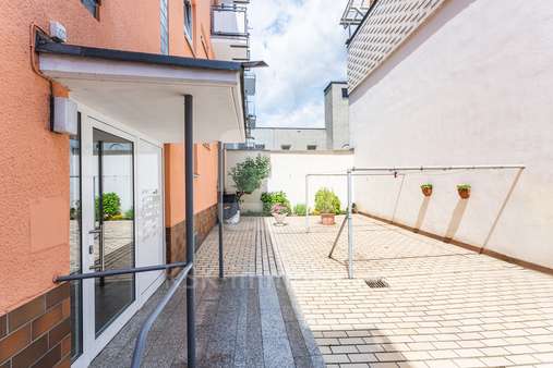 Innenhof - Erdgeschosswohnung in 50676 Köln / Altstadt-Süd mit 50m² kaufen