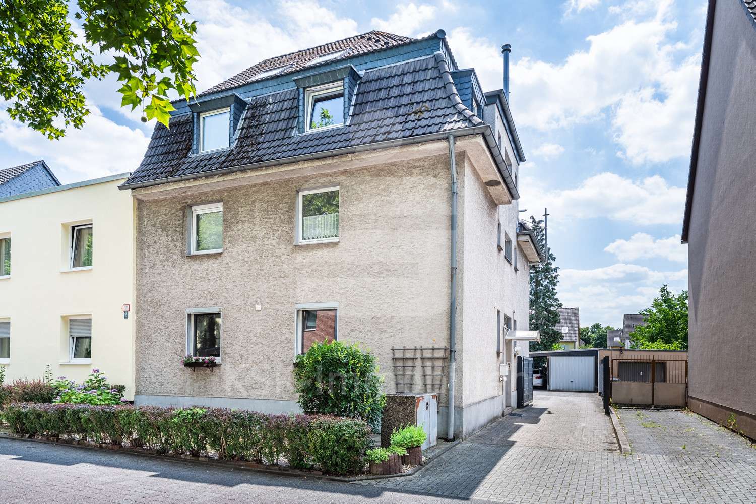Außenaufnahme - Mehrfamilienhaus in 51107 Köln / Ostheim mit 280m² kaufen