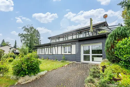 Rückzugsort im Grünen – Idyllisches Wohnen im Ferienhaus nähe Lingesetalsperre!