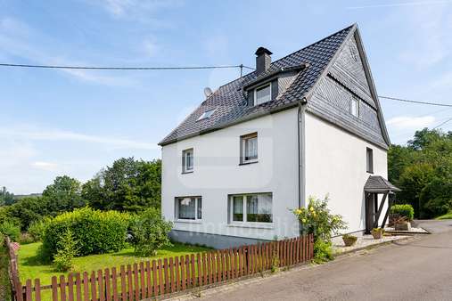 Außenansicht Außenansicht - Einfamilienhaus in 51647 Gummersbach mit 208m² kaufen