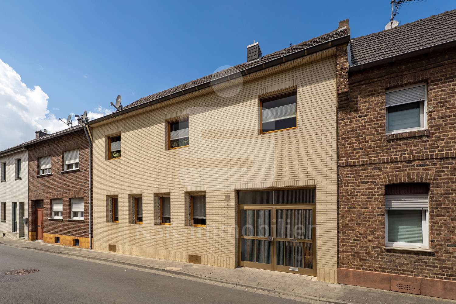 Vorderansicht Vorderansicht - Reihenmittelhaus in 50374 Erftstadt / Gymnich mit 151m² kaufen