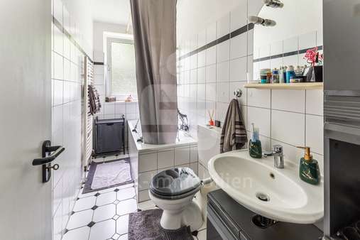 Badezimmer - Erdgeschosswohnung in 50968 Köln mit 36m² kaufen