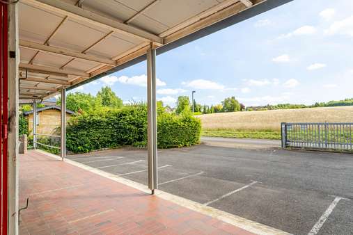 Rampe und Parkplätze - Lager in 53783 Eitorf mit 1785m² kaufen