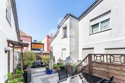 Einfamilienhaus - Wohn- / Geschäftshaus in 50769 Köln mit 340m² als Kapitalanlage kaufen