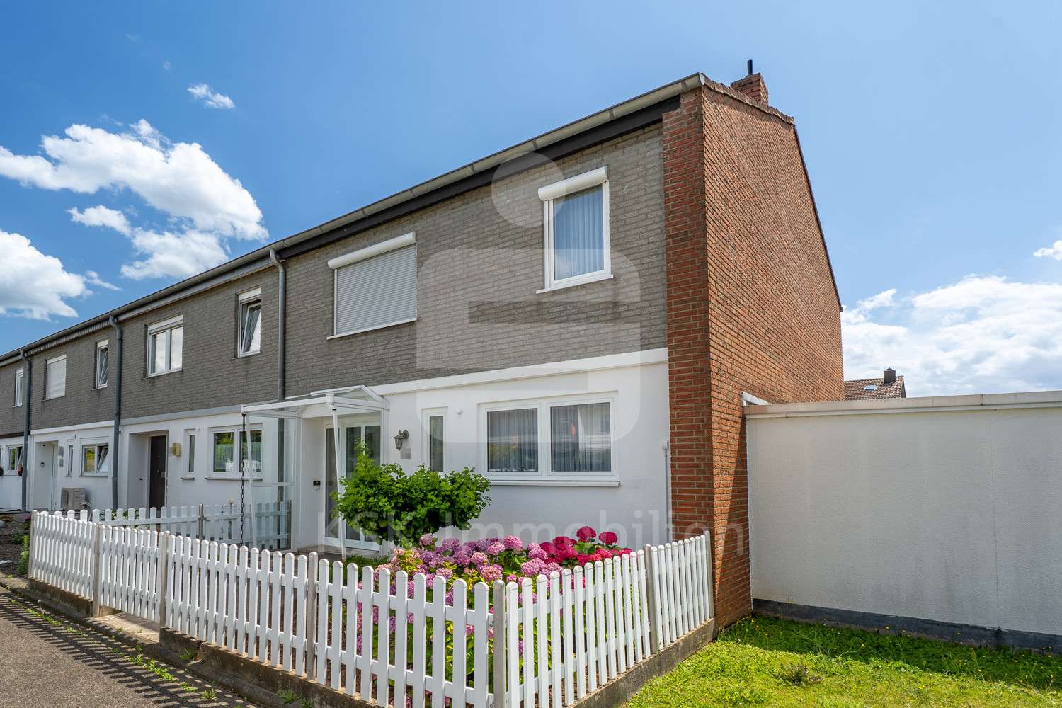 Außenansicht - Reihenendhaus in 50374 Erftstadt / Lechenich mit 99m² kaufen