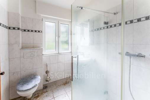 Badezimmer Erdgeschoss Badezimmer Erdgeschoss - Einfamilienhaus in 51429 Bergisch Gladbach / Bensberg mit 141m² kaufen