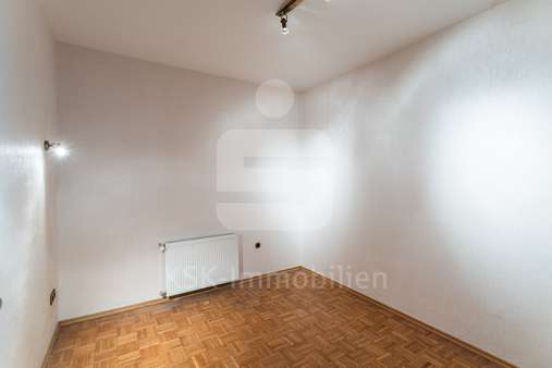 Zimmer Erdgeschoss Zimmer Erdgeschoss - Einfamilienhaus in 51429 Bergisch Gladbach / Bensberg mit 141m² kaufen