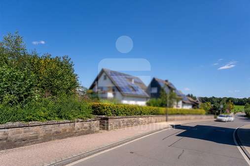 Straßenansicht - Grundstück in 51688 Wipperfürth mit 1049m² kaufen