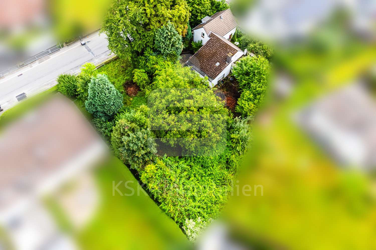 Drohne Drohne - Grundstück in 51519 Odenthal mit 618m² kaufen