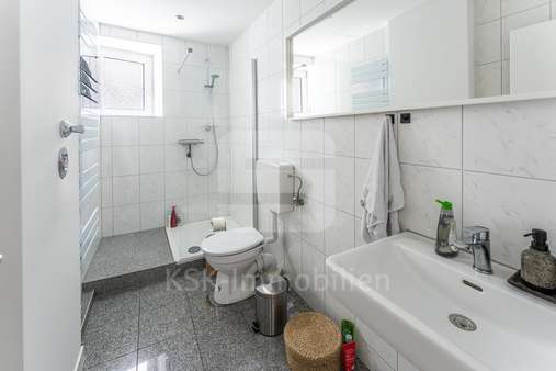 Badezimmer - Erdgeschosswohnung in 50677 Köln / Neustadt-Süd mit 71m² kaufen
