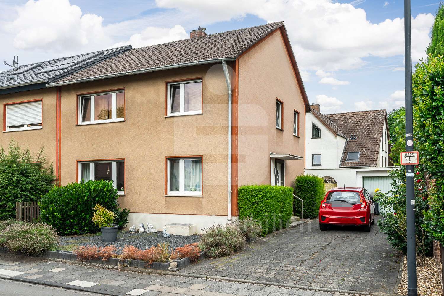Außenansicht Außenansicht - Doppelhaushälfte in 50354 Hürth mit 114m² kaufen