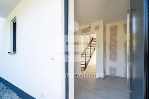 Eingangsbereich Erdgeschoss Eingangsbereich Erdgeschoss - Doppelhaushälfte in 51570 Windeck mit 149m² kaufen