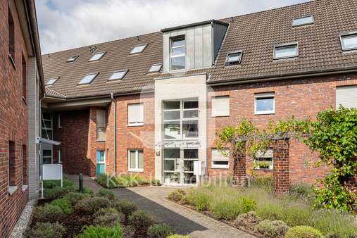 Außenansicht - Etagenwohnung in 50226 Frechen mit 74m² kaufen