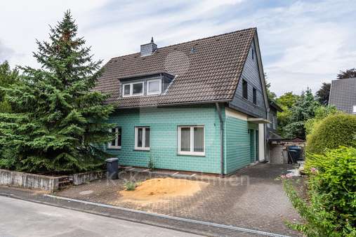 Außenaufnahme Außenaufnahme - Grundstück in 51429 Bergisch Gladbach / Bensberg mit 636m² kaufen