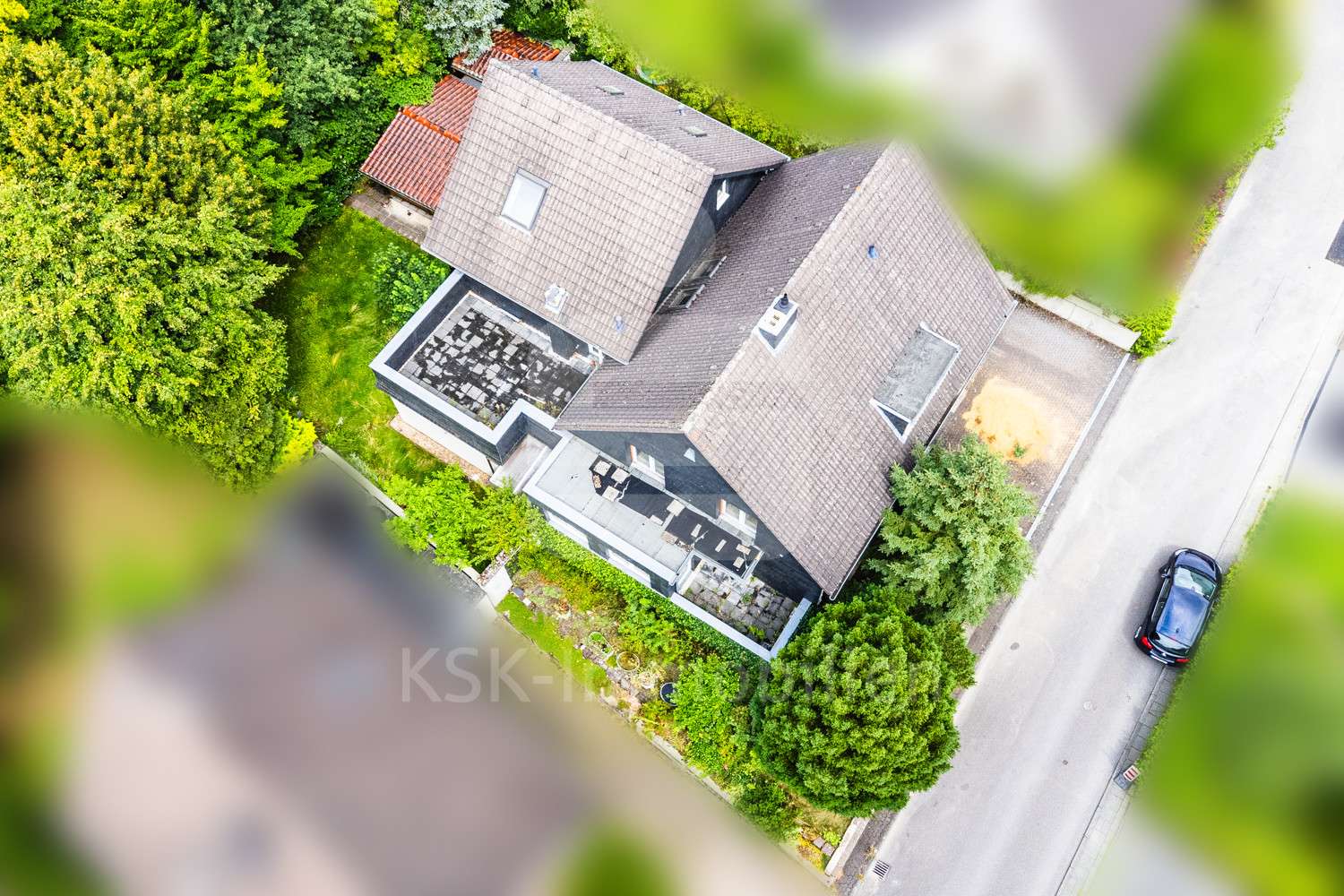 Drohnenaufnahme Drohnenaufnahme - Grundstück in 51429 Bergisch Gladbach / Bensberg mit 636m² kaufen