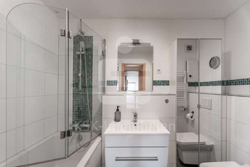 Badezimmer Dachgeschoss - Reihenmittelhaus in 50189 Elsdorf mit 105m² kaufen