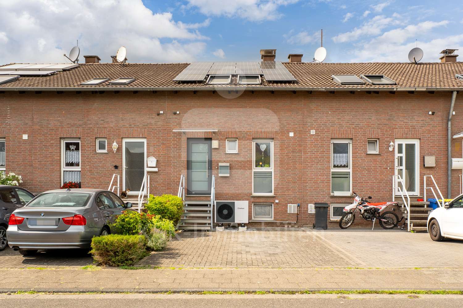 Außenansicht Außenansicht - Reihenmittelhaus in 50189 Elsdorf mit 105m² kaufen
